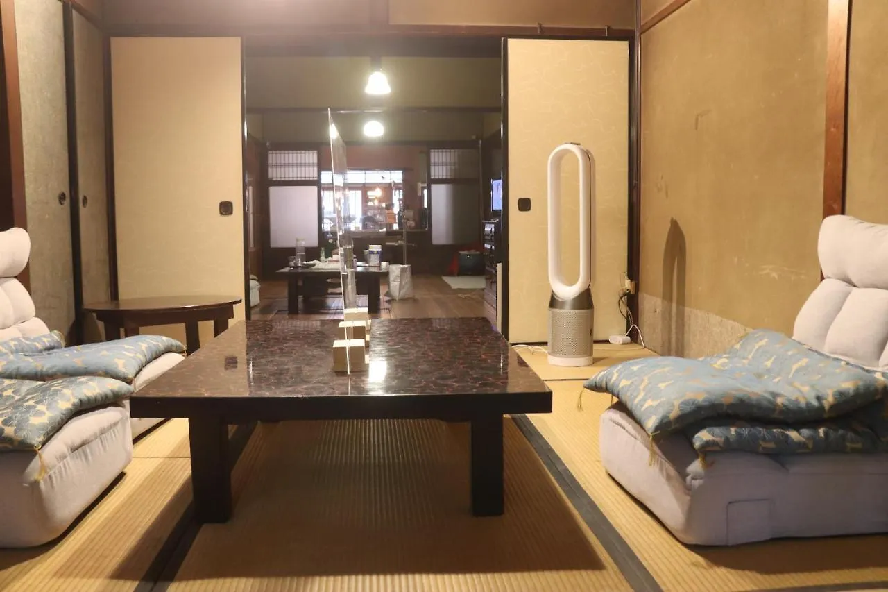Gallery Nozawa Inn Kyōto 2*,