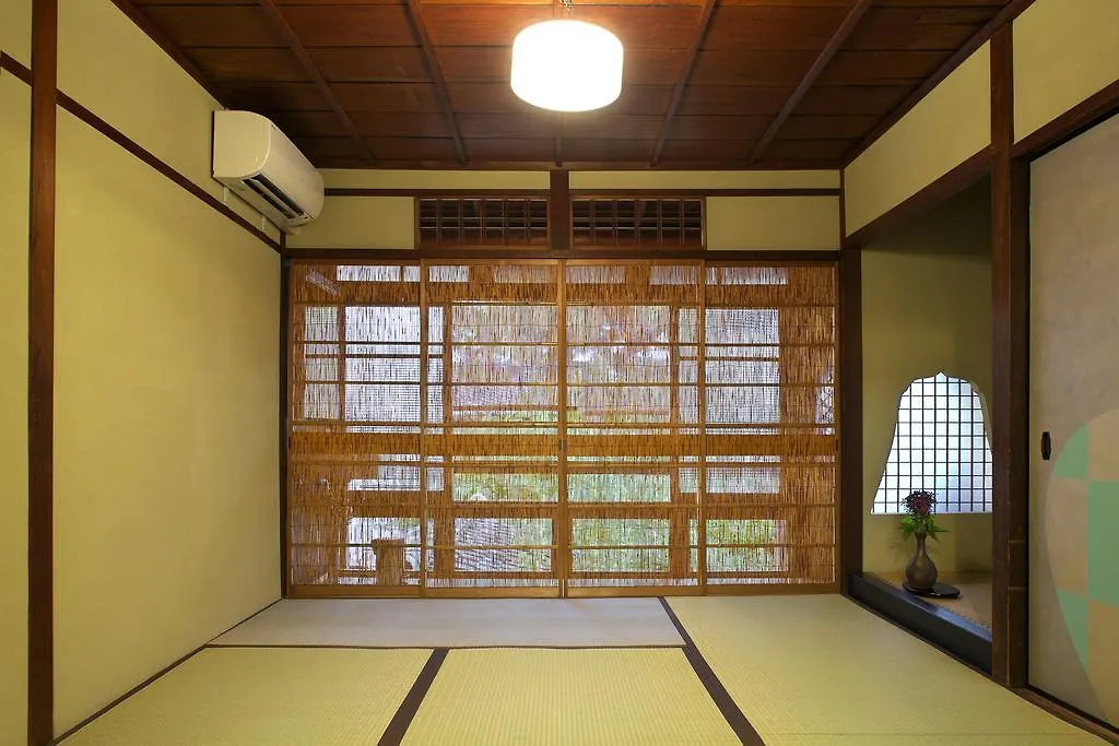 Gallery Nozawa Inn Kyōto 2*,
